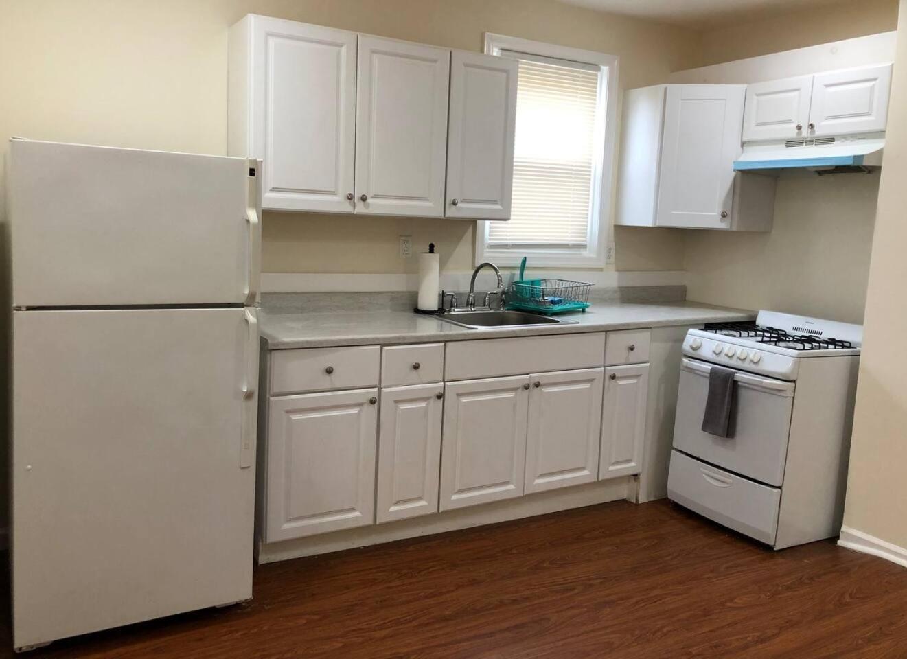 Large And Private 3 Bedroom And 1 Bathroom Apartment Near Newark International Airport Ewr And New York City Exteriör bild