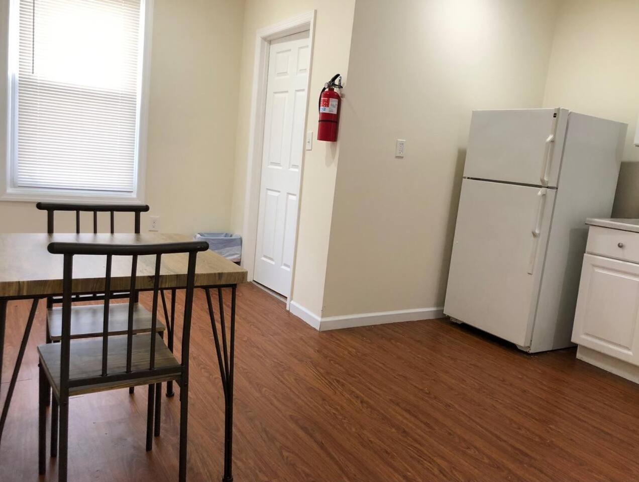 Large And Private 3 Bedroom And 1 Bathroom Apartment Near Newark International Airport Ewr And New York City Exteriör bild